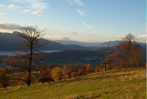 Le lac du Bourget au couché du soleil