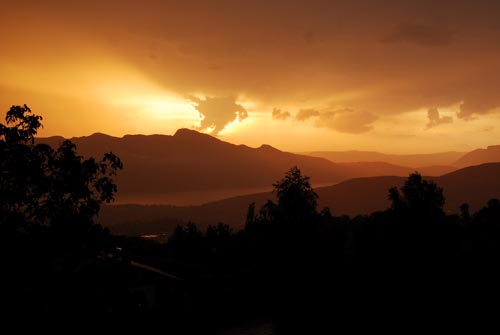 Coucher de soleil sur le lac du Bourget