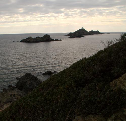 Les îles Sanguinaires, un jour de pluie