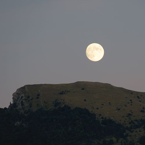 Lever de lune sur Valdrôme.