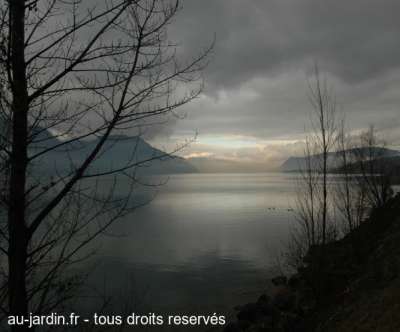 Le lac du bourget vue de la nationale