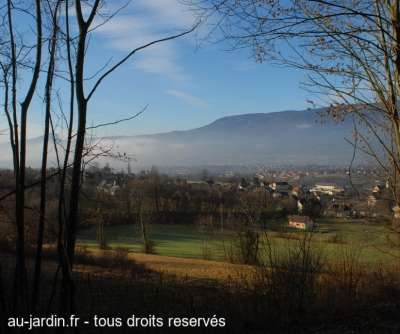 Descente sur Aix les Bains par le chemin de la Crémaillère.