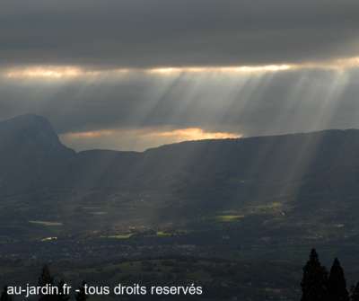Pluie de soleil sur la cluse Chambérienne