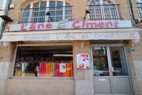 âne en ciment
